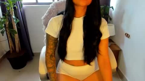 moonie_baddie31 online show from 28, 9, 2025