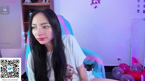 Snapshot of moonlady_ chatting on 5, 2, 2025 MOON  online show from 5, 2, 2025