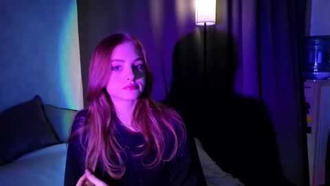 Snapshot of moonlightmaya chatting on 15, 10, 2025 Maya online show from 15, 10, 2025