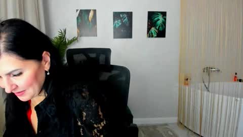 Ask me  online show from 24, 11, 2025