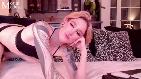 Snapshot of mortalmedusa chatting on 21, 11, 2025 Medusa the Snake Goddess online show from 21, 11, 2025