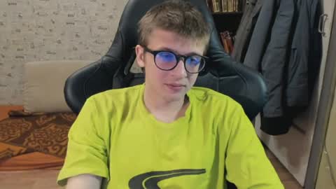 Snapshot of mortywithlove chatting on 16, 5, 2026 Morty online show from 16, 5, 2026