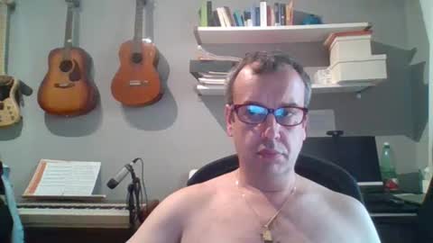 Snapshot of mot_ronn chatting on 24, 10, 2025 mot_ronn online show from 24, 10, 2025