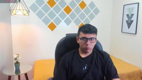 Mou Fly online show from 7, 10, 2025