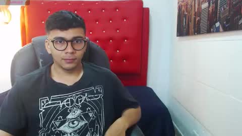 Mou Fly online show from 4, 11, 2025