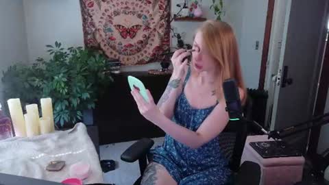 Snapshot of mousiegirl chatting on 5, 8, 2026 Mousie online show from 5, 8, 2026
