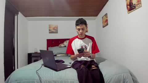 Snapshot of mr_andresr chatting on 13, 1, 2025 Andy online show from 13, 1, 2025