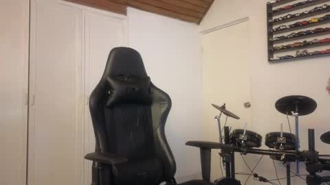 Snapshot of mr_andresr chatting on 3, 3, 2025 Andy online show from 3, 3, 2025