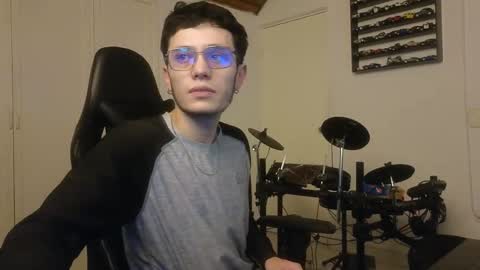 Snapshot of mr_andresr chatting on 4, 11, 2025 Andy online show from 4, 11, 2025