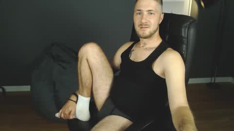 Snapshot of mr_at chatting on 9, 9, 2025 Artur online show from 9, 9, 2025