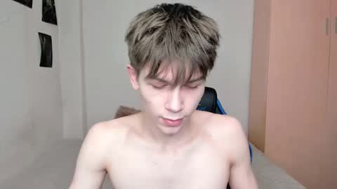 Snapshot of mr_makentoshi chatting on 11, 3, 2025 Makentoshi online show from 11, 3, 2025