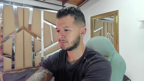 MIKEE online show from 5, 2, 2025