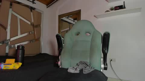 MIKEE online show from 20, 2, 2025