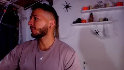 MIKEE online show from 23, 10, 2025