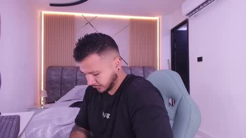 MIKEE online show from 16, 3, 2026