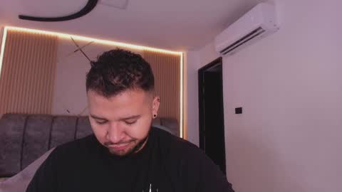 MIKEE online show from 31, 3, 2026