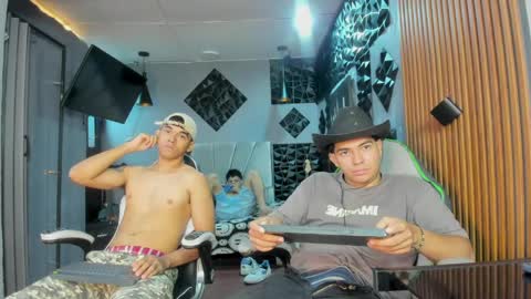 Snapshot of mr_mois chatting on 30, 5, 2026 mr_mois online show from 30, 5, 2026
