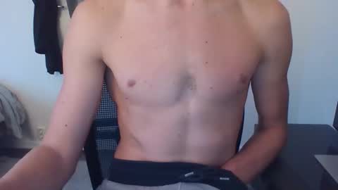 Snapshot of mr_natural96 chatting on 23, 10, 2025 mr_natural96 online show from 23, 10, 2025