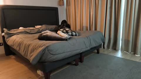 mrandmssin online show from 28, 9, 2025