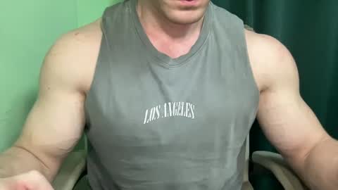 Snapshot of mrbiceps_23 chatting on 5, 2, 2025 Mrbiceps23 online show from 5, 2, 2025