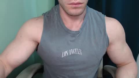 Snapshot of mrbiceps_23 chatting on 14, 2, 2025 Mrbiceps23 online show from 14, 2, 2025