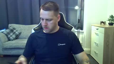 mrengland86566 online show from 19, 2, 2026