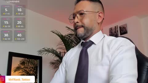 Snapshot of mrfrank_tattoo chatting on 17, 12, 2024 MrFrank. online show from 17, 12, 2024