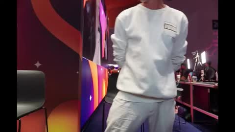 Mr Long online show from 28, 9, 2025