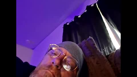 Snapshot of mrnmrsfucks4u chatting on 29, 4, 2026 mrnmrsfucks4u online show from 29, 4, 2026