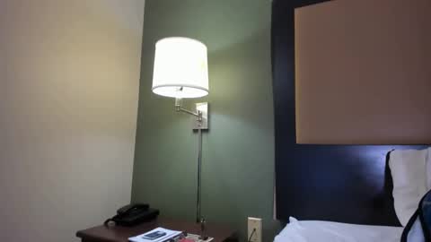 Snapshot of mromg007 chatting on 15, 12, 2025 mromg007 online show from 15, 12, 2025