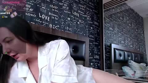 Lara online show from 8, 3, 2025