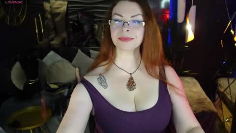 Snapshot of mrs_ingrid chatting on 6, 11, 2025 Ingrid online show from 6, 11, 2025