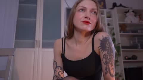 Snapshot of ms_lorelei chatting on 24, 10, 2025 Lore online show from 24, 10, 2025