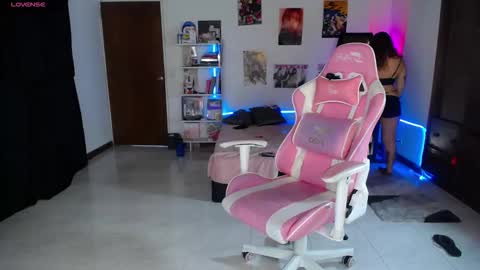 Manuela3 online show from 18, 11, 2025