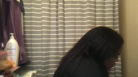 Snapshot of msjonemillion chatting on 7, 1, 2025 Chocolate Candy Stick online show from 7, 1, 2025