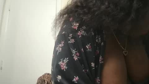 Snapshot of msjonemillion chatting on 16, 9, 2025 Chocolate Candy Stick online show from 16, 9, 2025