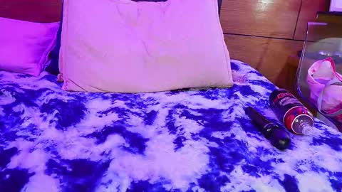 Manuela  online show from 21, 2, 2025