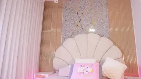 Manuela  online show from 13, 11, 2025