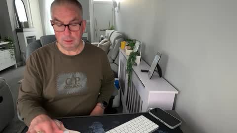 Snapshot of mtb1697 chatting on 4, 10, 2025 mtb1697 online show from 4, 10, 2025