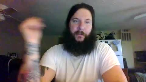 Snapshot of mudge chatting on 1, 1, 2025 Mudge online show from 1, 1, 2025