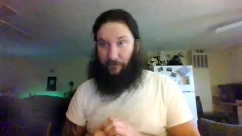 Snapshot of mudge chatting on 17, 1, 2025 Mudge online show from 17, 1, 2025