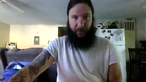 Snapshot of mudge chatting on 25, 1, 2025 Mudge online show from 25, 1, 2025