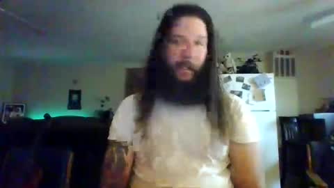 Snapshot of mudge chatting on 5, 2, 2025 Mudge online show from 5, 2, 2025