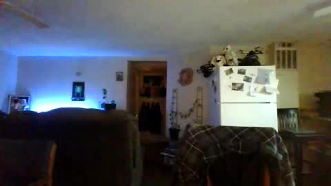 Snapshot of mudge chatting on 28, 2, 2025 Mudge online show from 28, 2, 2025