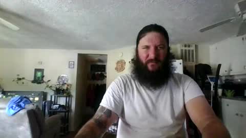 Snapshot of mudge chatting on 25, 6, 2026 Mudge online show from 25, 6, 2026