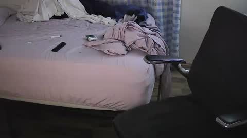 Muffdiver online show from 4, 3, 2025