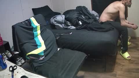 Muffdiver online show from 3, 3, 2026