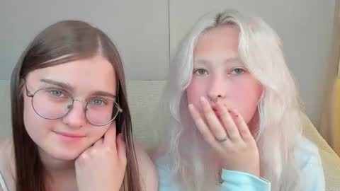 Snapshot of muffin_mia chatting on 30, 7, 2026 Mia online show from 30, 7, 2026