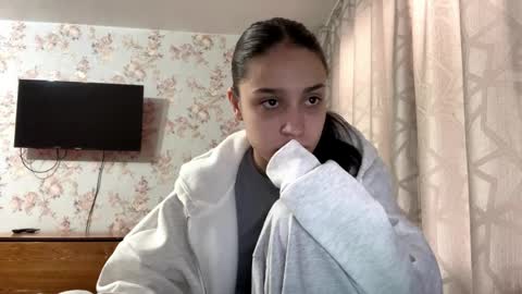 Tia online show from 10, 4, 2026