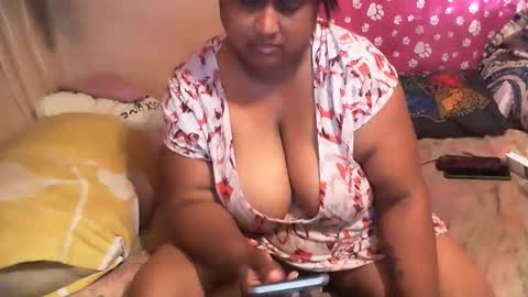 Snapshot of munniegalz1 chatting on 24, 5, 2026 your angel online show from 24, 5, 2026
